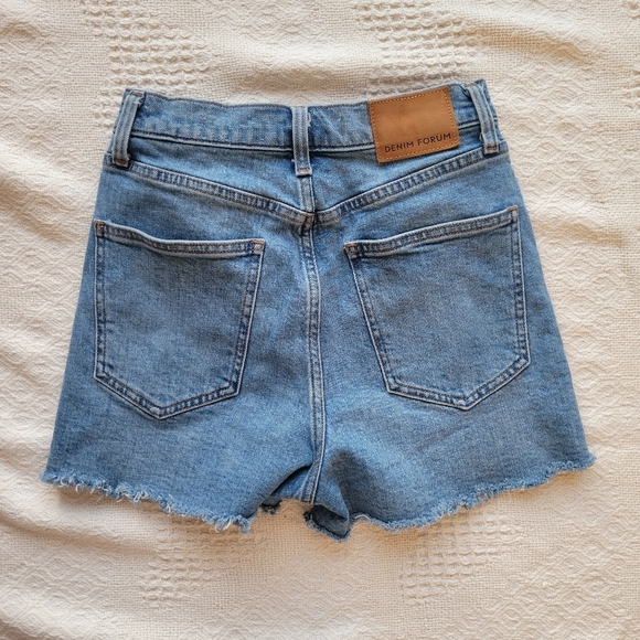 The '50s Arlo Hi Mid-thigh High-rise Denim Cut-off Summer Shorts- Light/Med Wash - Picture 3 of 8